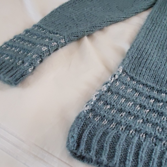 Lauren Conrad sweater - Picture 3 of 4